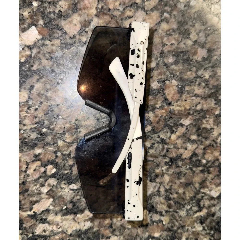Oversized Shield Sunglasses White Black Paint Splatter Rimless CBS464